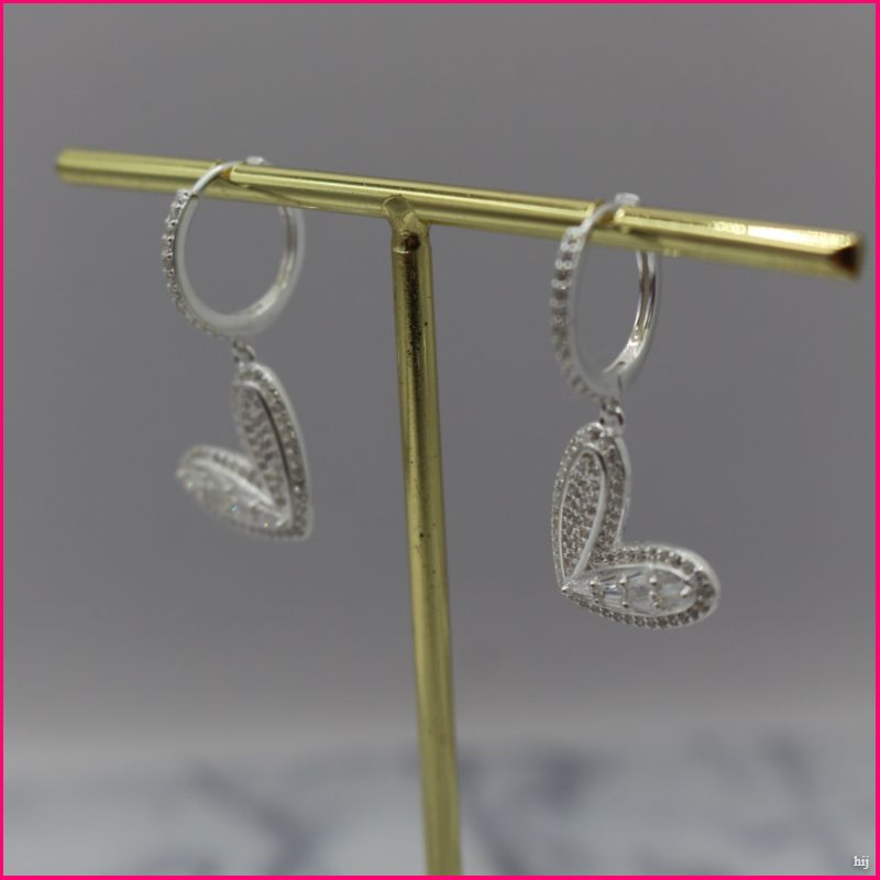 Aros Corazón Brillante - Amor y Elegancia en Plata