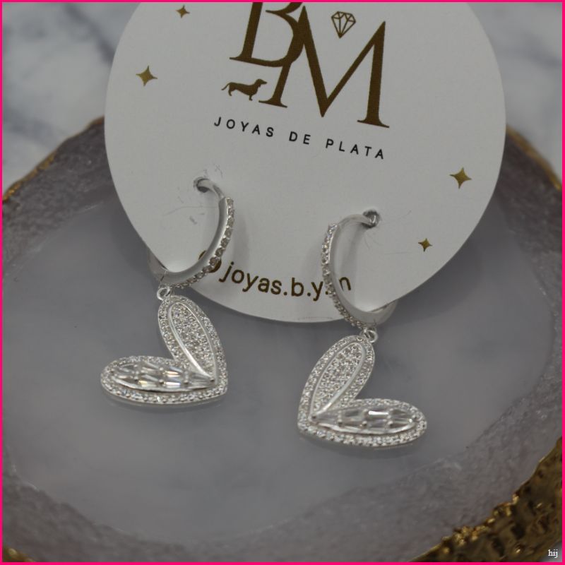 Aros Corazón Brillante - Amor y Elegancia en Plata