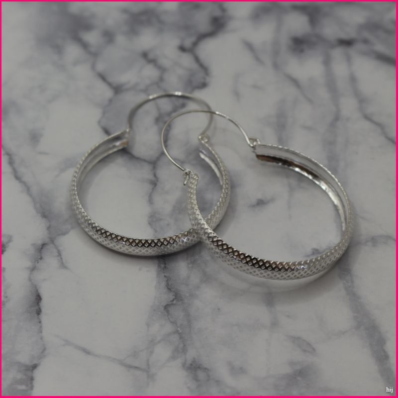 Argollas Bote Relieve - Sofisticación con un Toque Moderno