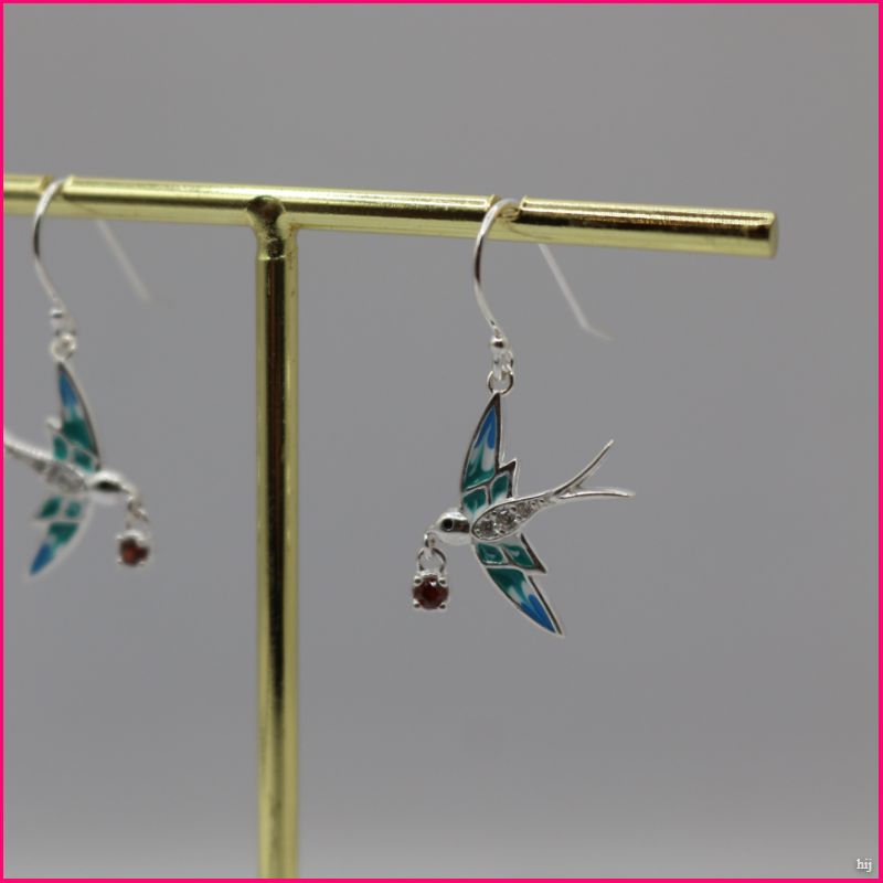Aros Colibrí Esmaltado - Naturaleza y Elegancia en Plata
