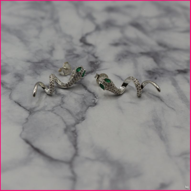 Aros Serpiente Elegante - Poder y Misterio en Plata