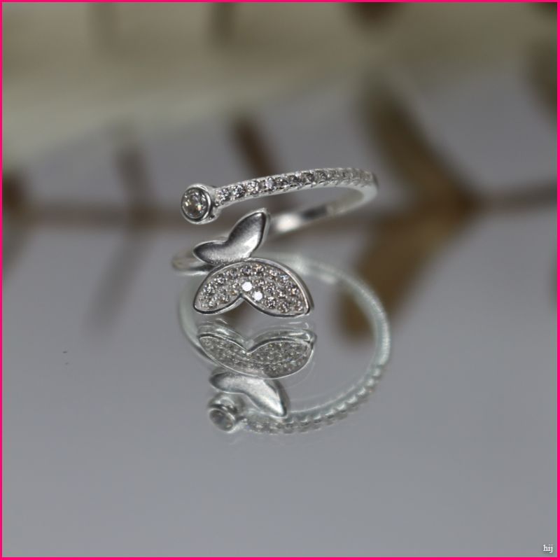 Anillo Mariposa Brillante - Libertad y Elegancia en tu Mano