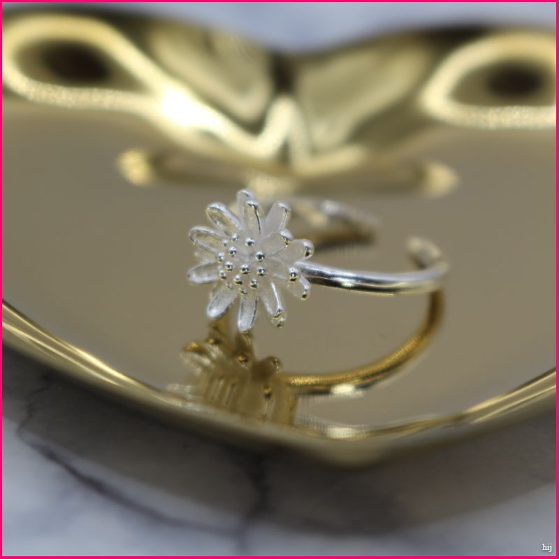 Anillo Flor Blanca - Delicadeza y Pureza en Plata