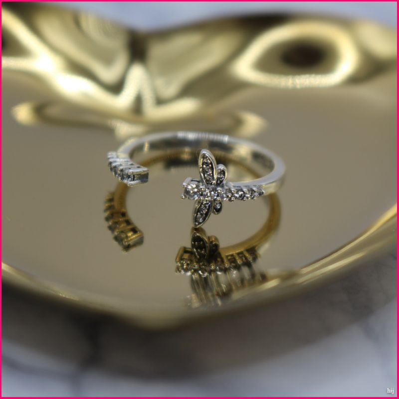 Anillo Libélula Brillante - Elegancia y Transformación en Plata