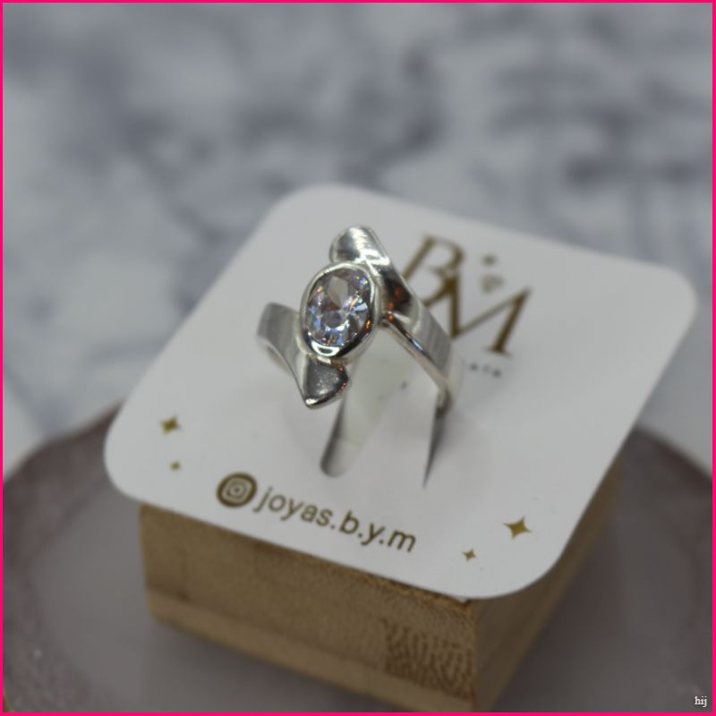 Anillo Brillo Eterno - La Elegancia del Circon Perfecto