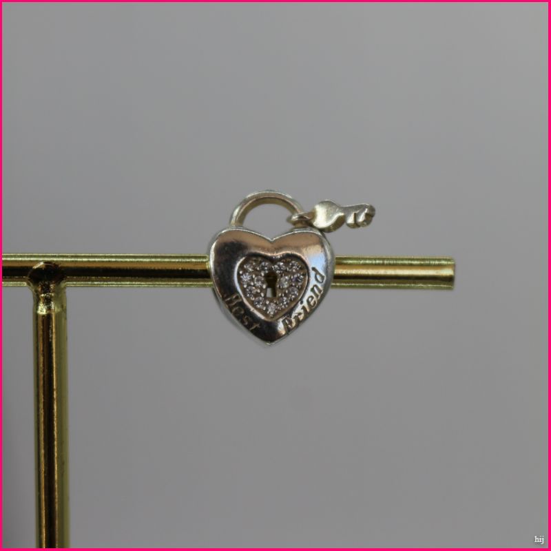 Charm Corazón con Llave 🔐❤️
