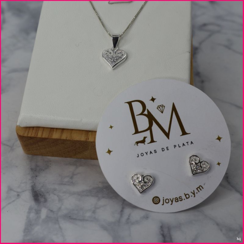 Conjunto de Corazones con Circones: El Brillo del Amor