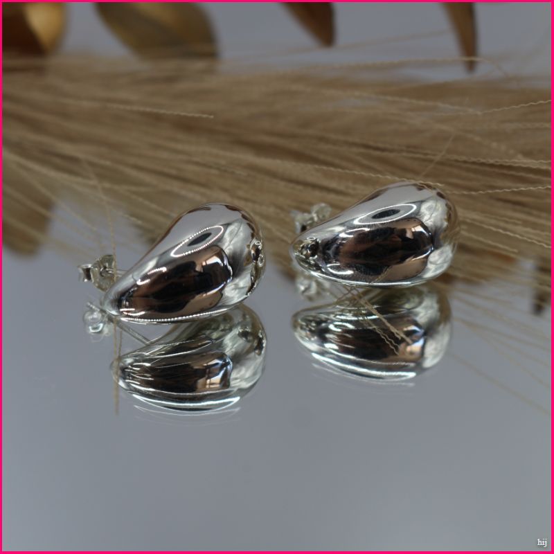 Aros "Gota de Plata": Sofisticación y Minimalismo ✨
