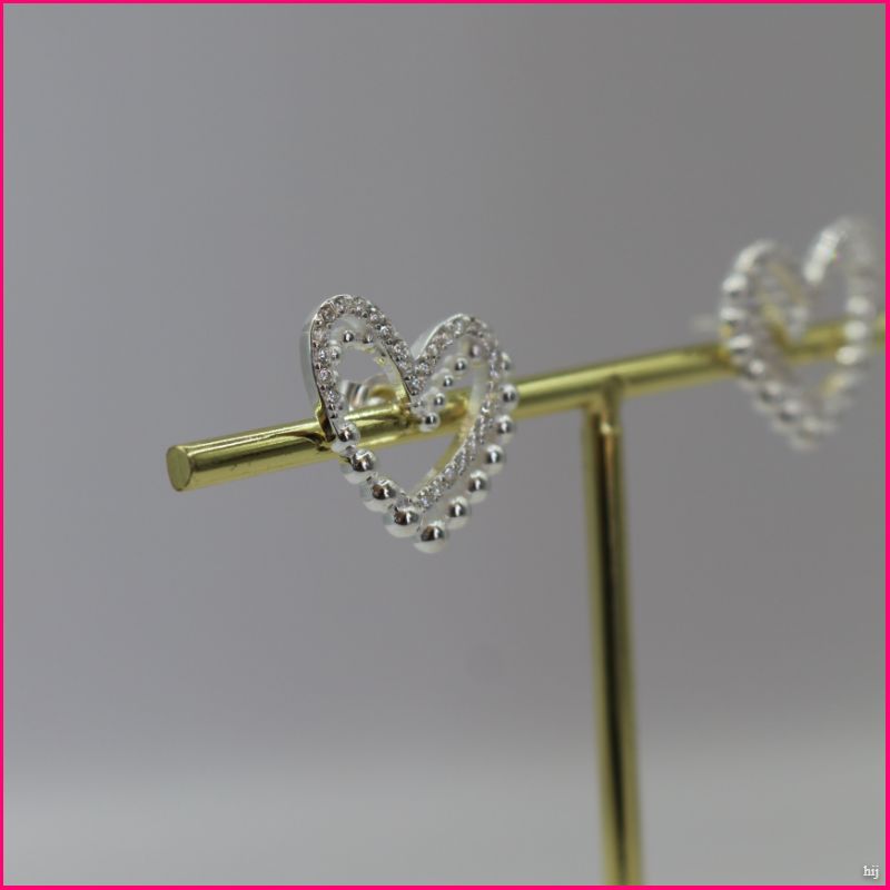 Aros "Corazones de Plata": Amor y Elegancia en Cada Detalle ✨