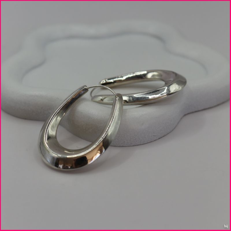 Aros "Elegancia Curvada": Sofisticación y Estilo Atemporal ✨