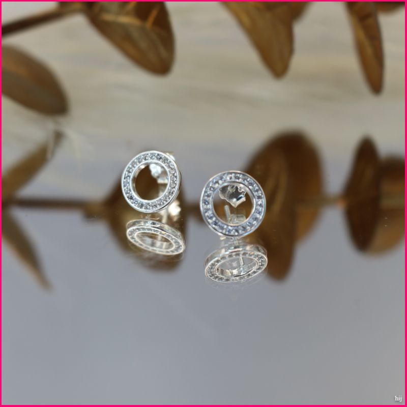 Aros "Círculo Brillante": Minimalismo y Elegancia ✨