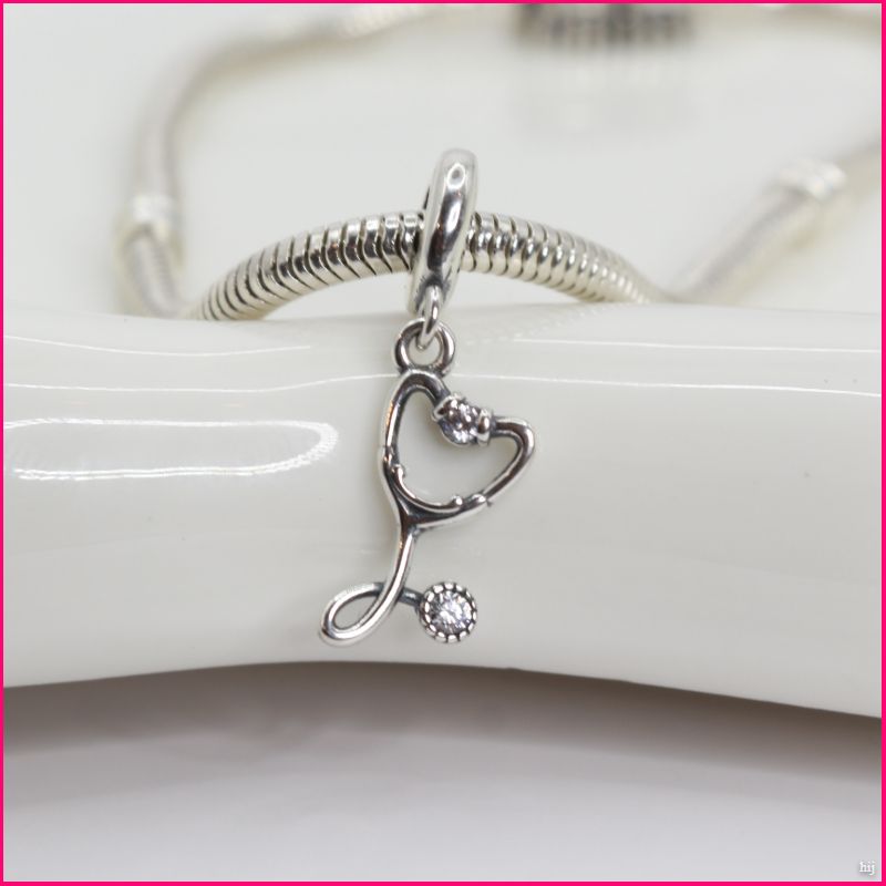 Charm Fonendoscopio: Para Quienes Cuidan con el Corazón 💖✨
