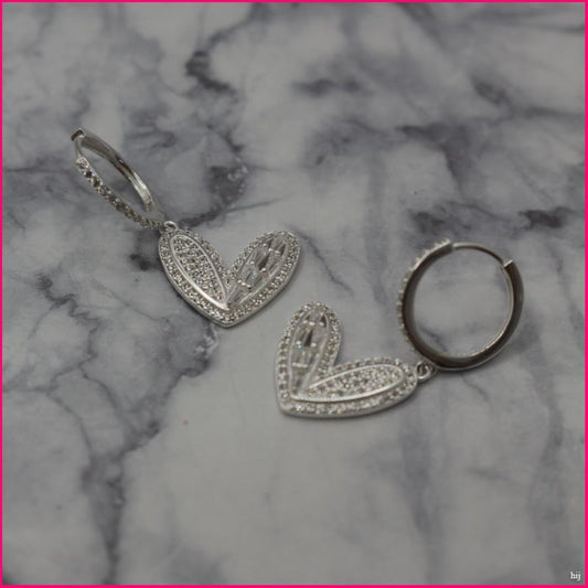 Aros Corazón Brillante - Amor y Elegancia en Plata