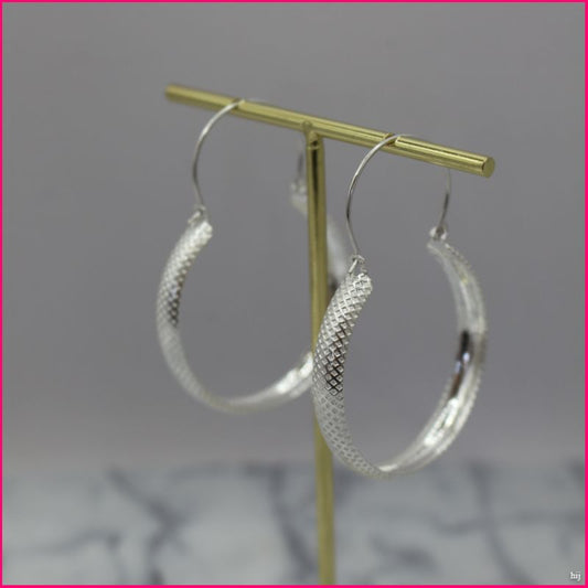 Argollas Bote Relieve - Sofisticación con un Toque Moderno
