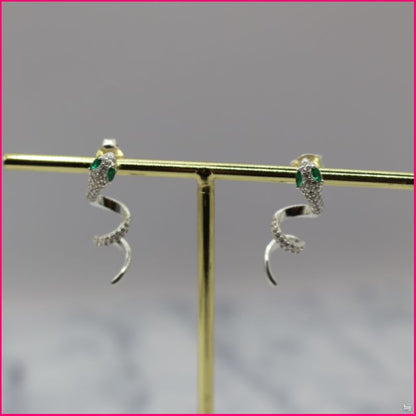 Aros Serpiente Elegante - Poder y Misterio en Plata