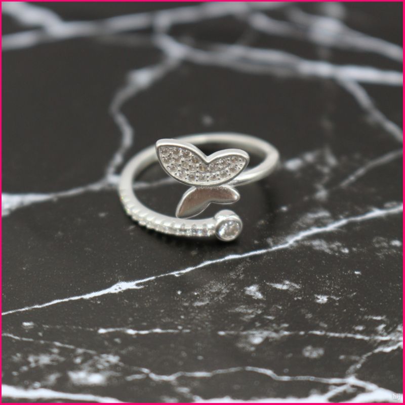 Anillo Mariposa Brillante - Libertad y Elegancia en tu Mano