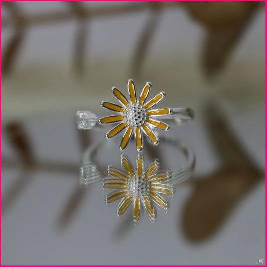 Anillo Flor Amarilla - Alegría y Vitalidad en tu Mano
