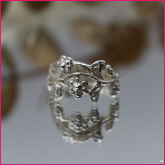 Anillo Enredadera de Plata - Naturaleza en tus manos 🌿💍