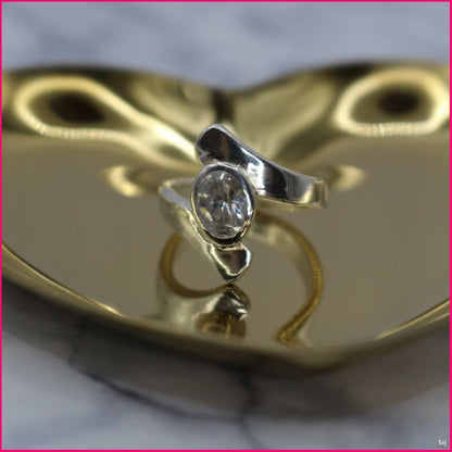 Anillo Brillo Eterno - La Elegancia del Circon Perfecto