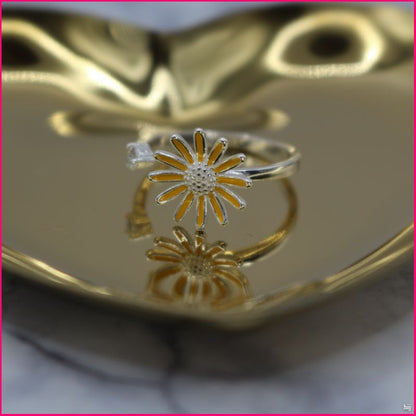 Anillo Flor Amarilla - Alegría y Vitalidad en tu Mano
