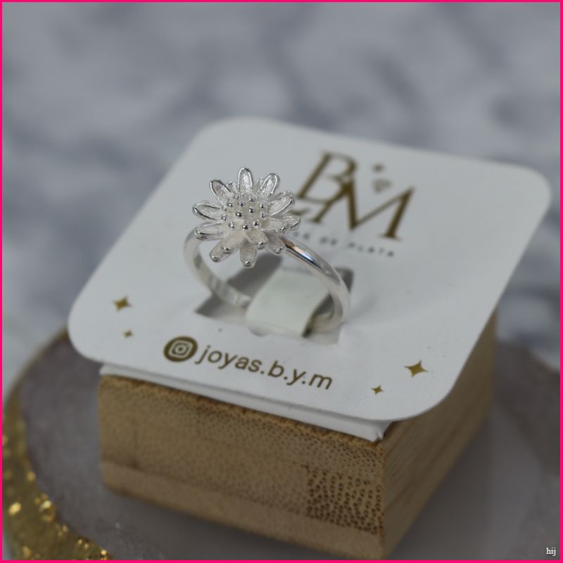Anillo Flor Blanca - Delicadeza y Pureza en Plata