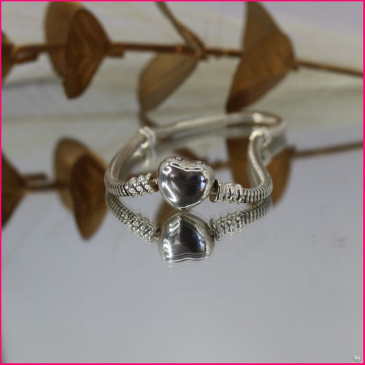 Pulsera de corazón Sencilla pero elegante.