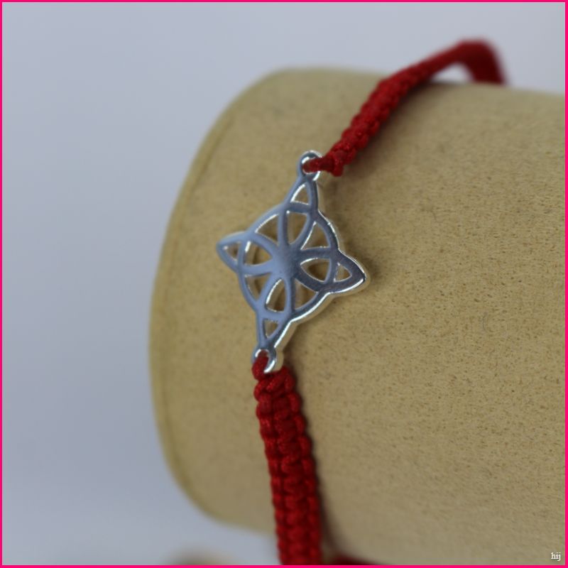 Pulsera Roja con Nudo de Bruja en Plata Ley 925 ✨