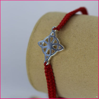 Pulsera Roja con Nudo de Bruja en Plata Ley 925 ✨