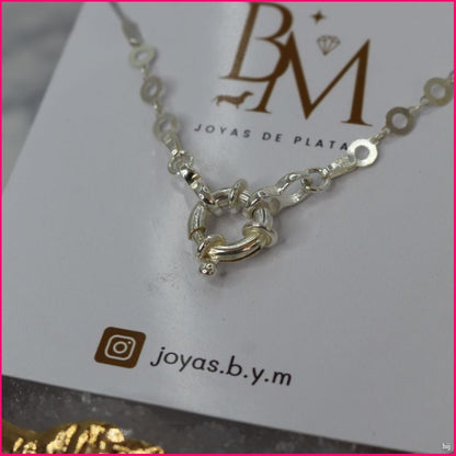 Collar con Broche Circular