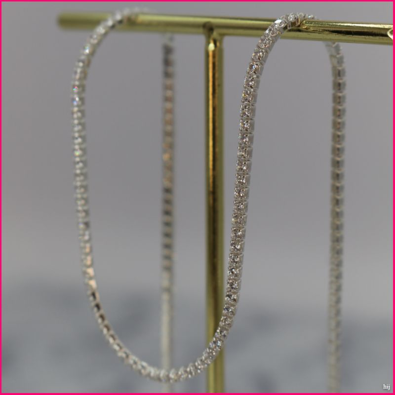 Collar de Circones Brillantes: Un Toque de Lujo y Refinamiento en Tu Look 💎✨
