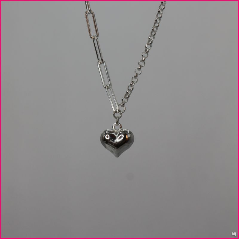 Collar Corazón Plateado: El Símbolo Perfecto de Elegancia y Amor 💖✨