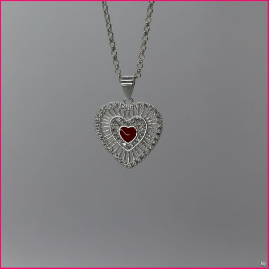 Colgante Corazón Rojo: El Símbolo del Amor y la Pasión Eterna ❤️✨