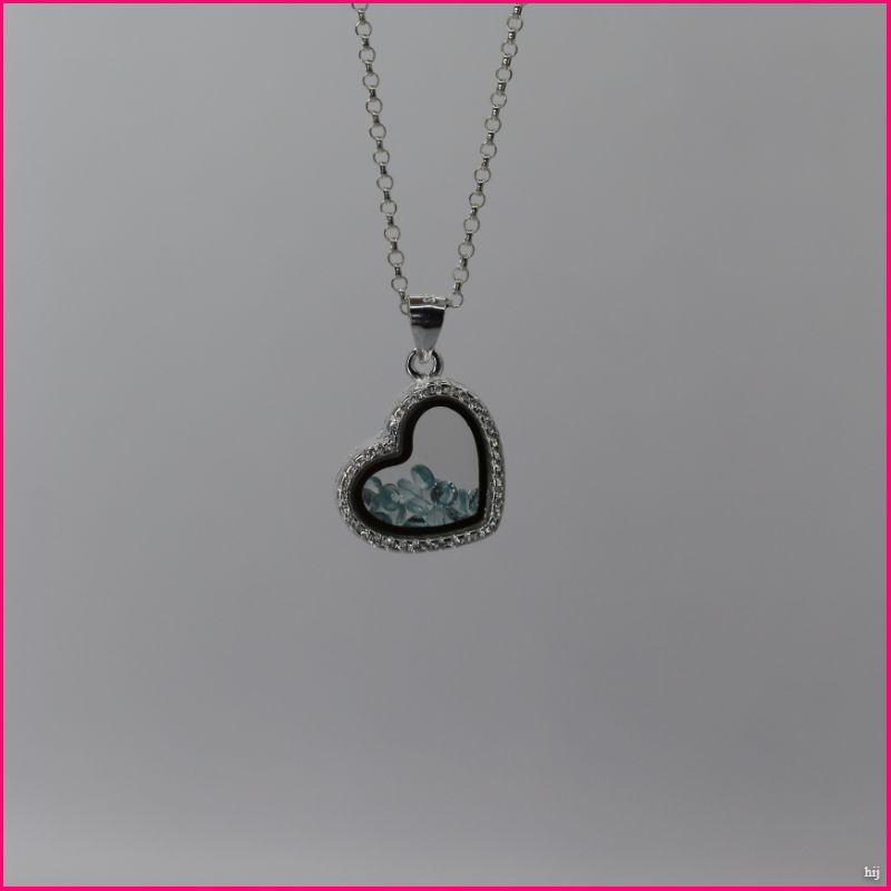 Colgante de Corazón con Piedras Finas: Elegancia y Exclusividad en Cada Detalle 💎❤️