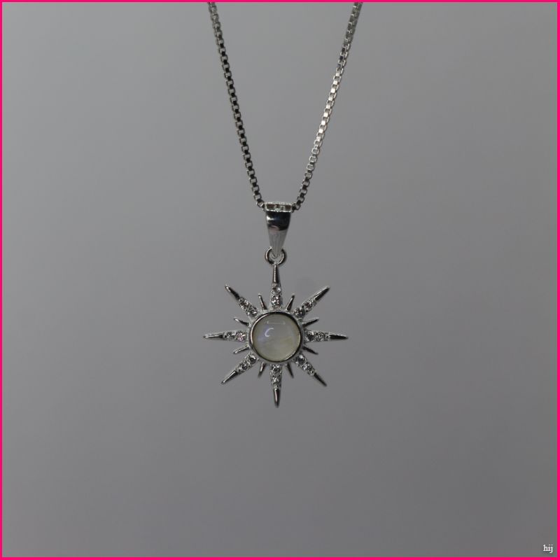 Colgante de Sol con Detalles Luminosos: Resplandece con Estilo y Energía ☀️