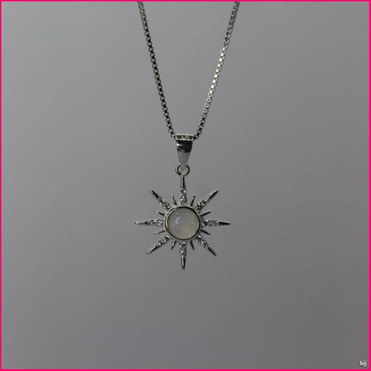 Colgante de Sol con Detalles Luminosos: Resplandece con Estilo y Energía ☀️
