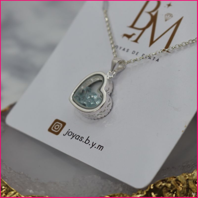 Colgante de Corazón con Piedras Finas: Elegancia y Exclusividad en Cada Detalle 💎❤️