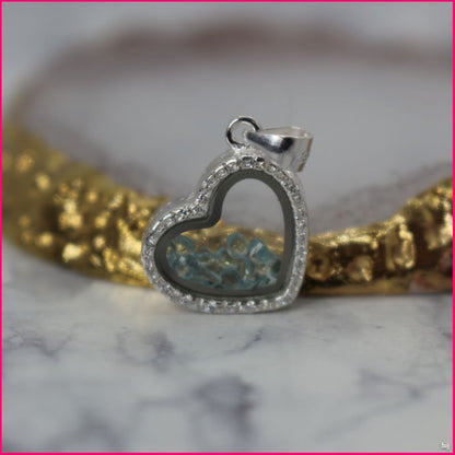 Colgante de Corazón con Piedras Finas: Elegancia y Exclusividad en Cada Detalle 💎❤️