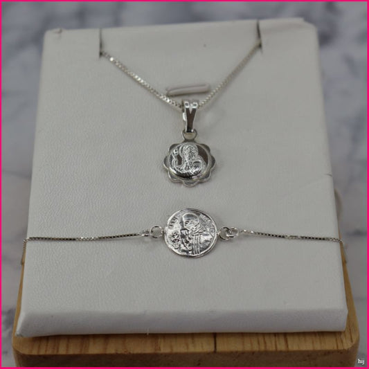 Conjunto de Plata San Benito: Protección y Estilo en Perfecta Armonía