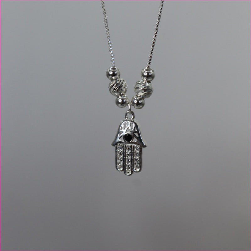 Collar Mano de Fátima: Protección y Estilo en una Joya Única ✨