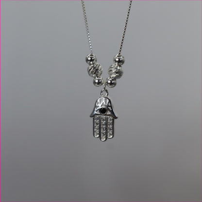 Collar Mano de Fátima: Protección y Estilo en una Joya Única ✨