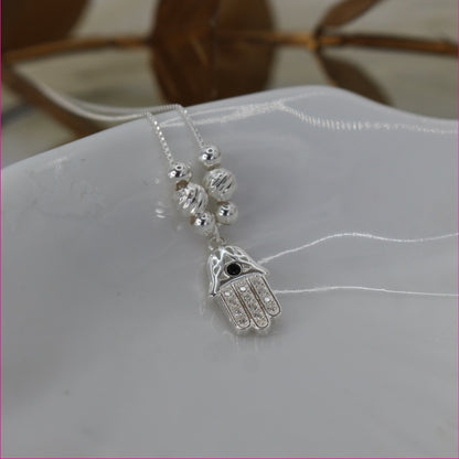 Collar Mano de Fátima: Protección y Estilo en una Joya Única ✨