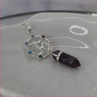 Collar con Cuarzo y 7 Chakras: Armonía y Protección en una Joya&nbsp;✨