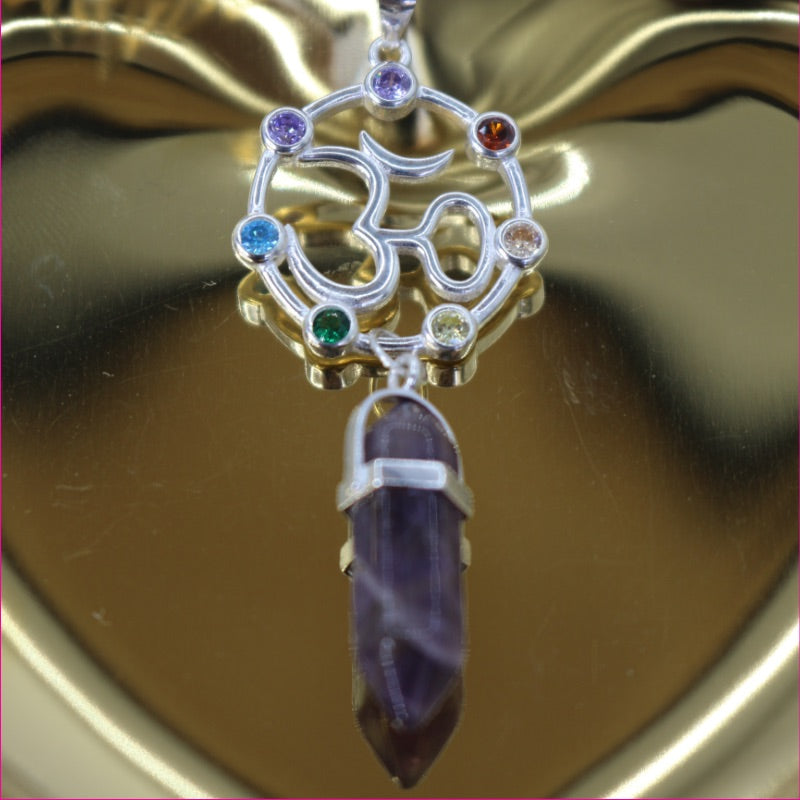 Collar con Cuarzo y 7 Chakras: Armonía y Protección en una Joya&nbsp;✨