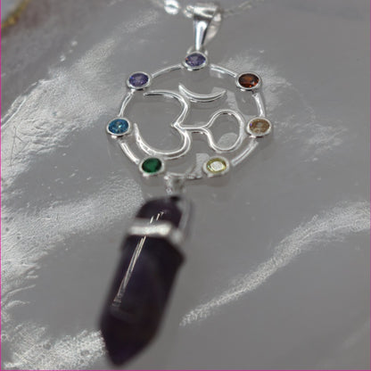 Collar con Cuarzo y 7 Chakras: Armonía y Protección en una Joya&nbsp;✨