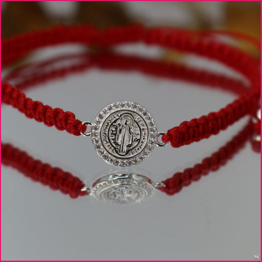 💎 Pulsera "San Benito": Protección Divina y Estilo Sofisticado ✨