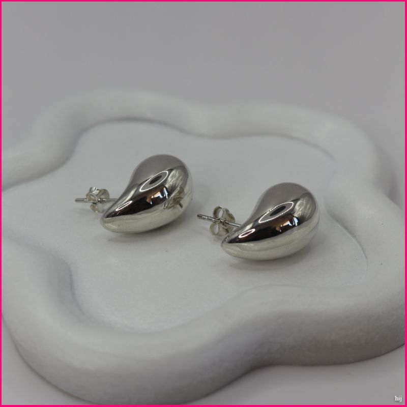 Aros "Gota de Plata": Sofisticación y Minimalismo ✨