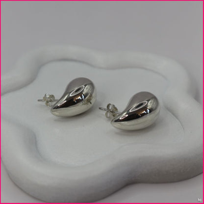 Aros "Gota de Plata": Sofisticación y Minimalismo ✨