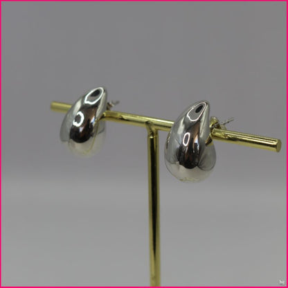 Aros "Gota de Plata": Sofisticación y Minimalismo ✨