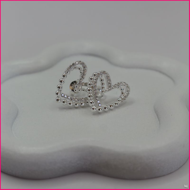 Aros "Corazones de Plata": Amor y Elegancia en Cada Detalle ✨