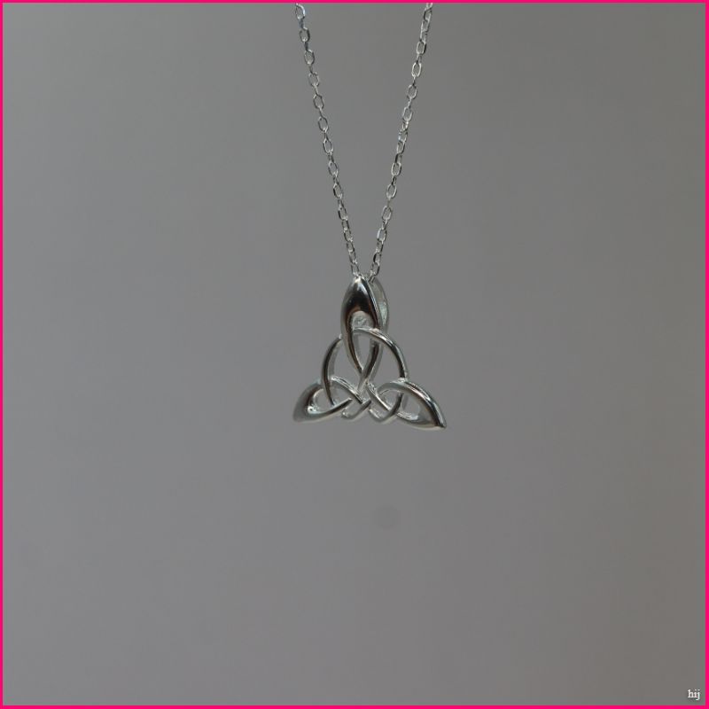 💎 Collar "Triqueta Celta": Simbolismo y Elegancia ✨